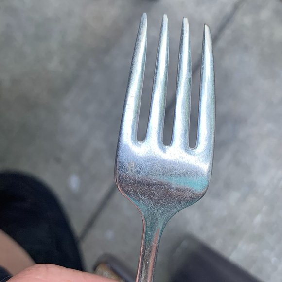 Wm Rogers & Son Silver-plate Talisman Pattern Dinner Fork - Vintage 1940s - Picture 7 of 8